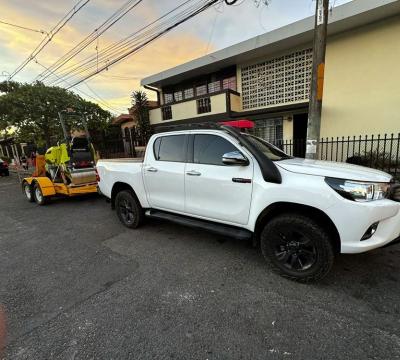 哥斯達黎加客戶(hù)訂購奔馬小型壓路機